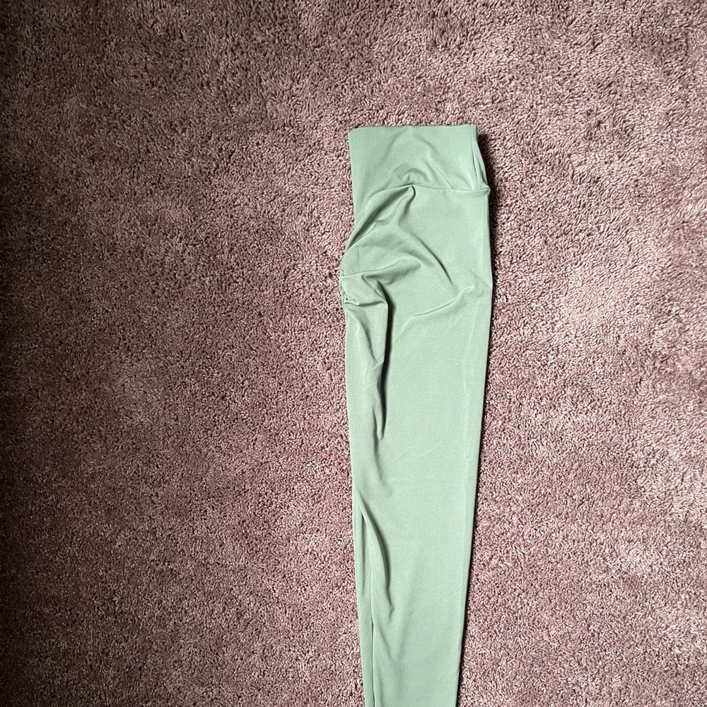 Army green spandex booty lifting leggings